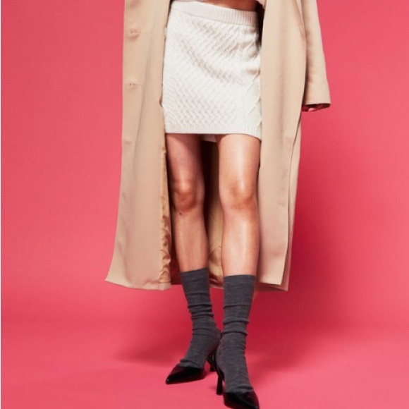 Cute knitted mini skirt - Picture 2 of 11